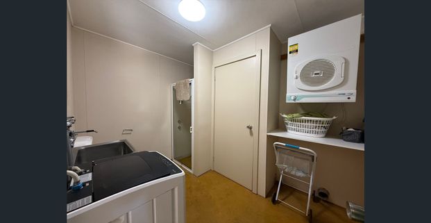 LOVELY FULLY FURNISHED PROPERTY - Photo 1