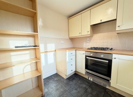 2 bedroom semi-detached house to rent - Photo 5