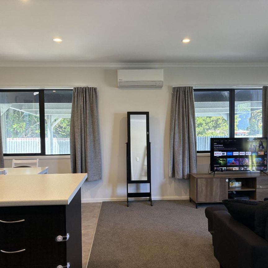 Modern Living - Photo 1