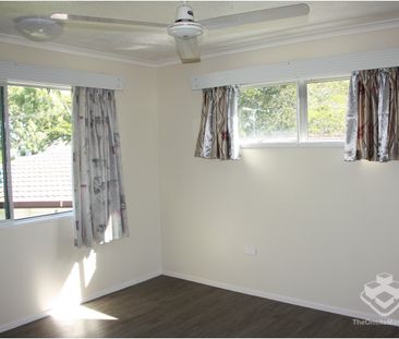 Three bedrooms upstairs unit for rent, Cranbrook, Townsville - Photo 5