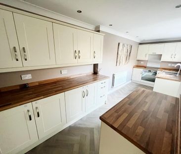 2 bedroom terraced house to rent - Photo 4