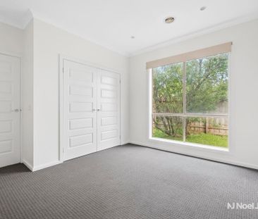 6 Dena Lane, NARRE WARREN - Photo 4
