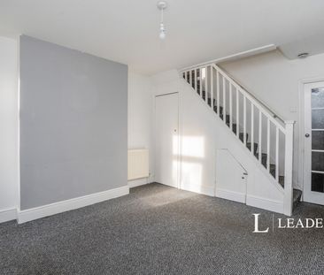 2 bedroom house to rent Gordon Road, Fareham, PO16 - Photo 2