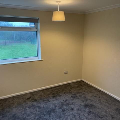 Windsor Close - Photo 1