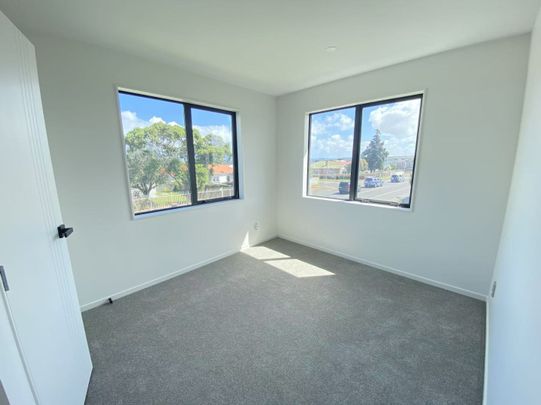 Modern Brand-New Townhouse – Prime Otahuhu Location - Photo 1