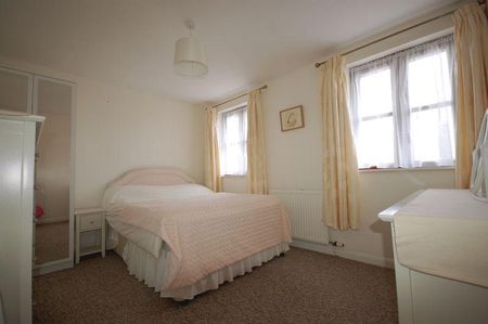 2 bedroom semi-detached house to rent - Photo 4