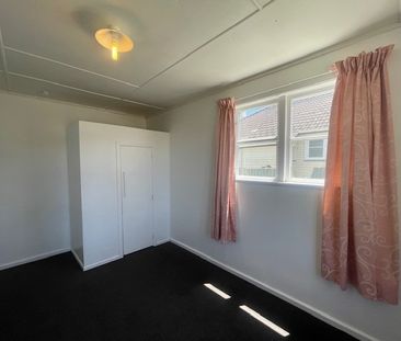 182 Egmont Street, Patea - Photo 2