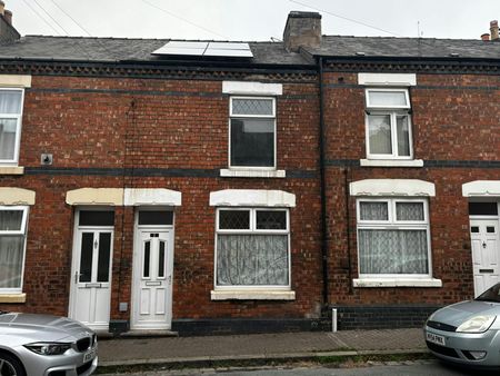 Terraced House to rent on - Photo 3