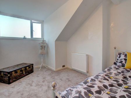 3 bedroom terraced house to rent - Photo 5