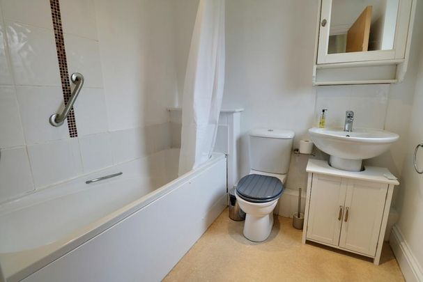 2 bedroom maisonette to rent - Photo 1