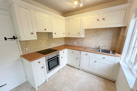 2 bedroom terraced house to rent - Photo 4
