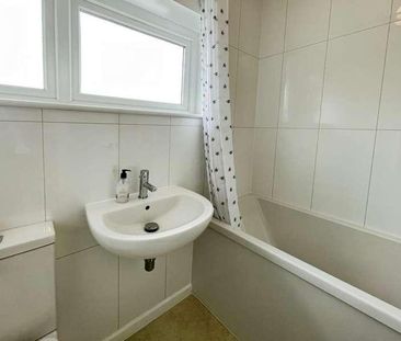 Sanctus Drive, Stratford-upon-avon, CV37 - Photo 1