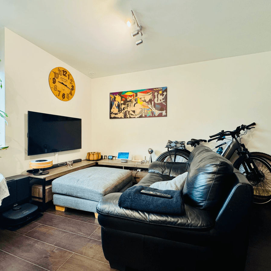 St. Johns Road, Isleworth, TW7 - Photo 1