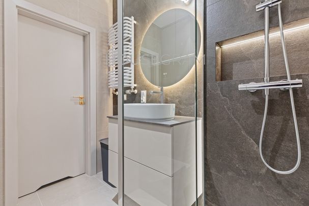 Warszawa, Śródmieście, Chmielna - Photo 1