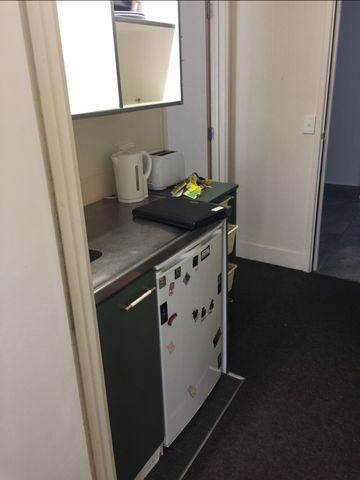 Easy Living in the City - Ideal for Students - Photo 5