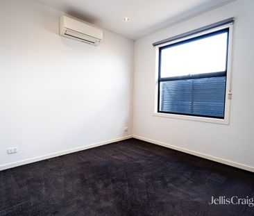 Two Bedroom, Two Bathroom Townhouse in Brunswick - Photo 6