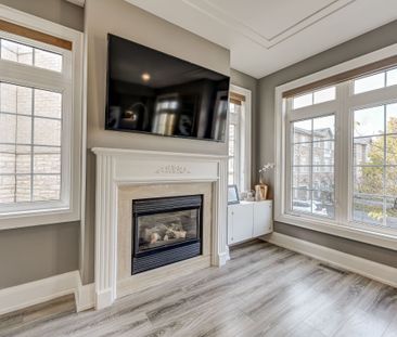 For Lease - 8 Burgon Place, Aurora, Ontario - Photo 2