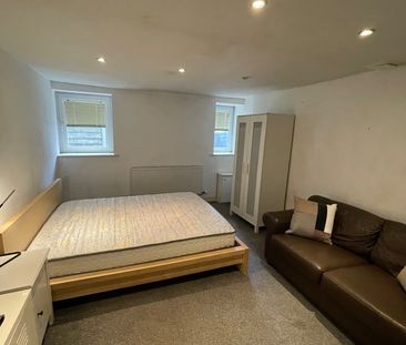 2 Bed Flat, Demesne Road, M16 - Photo 3