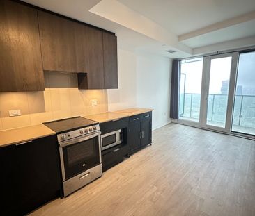 For Lease - 3900 Confederation Parkway Unit# 5602, Mississauga, Ont... - Photo 5