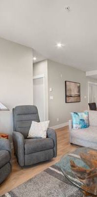 Sooke Waterfront Suite - 2 Bed 2 Bath - Iris Properties - Photo 1