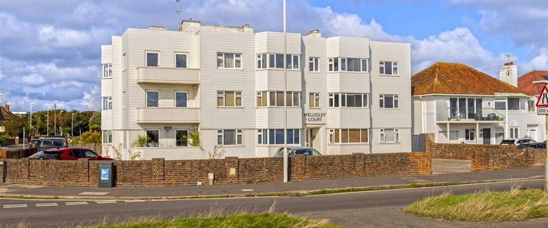 West Parade, Worthing - Photo 1