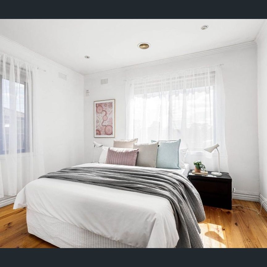 Family Home! - Photo 1