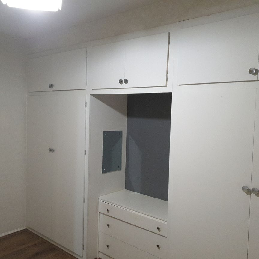 Room in a Shared Flat, London, E11 - Photo 1