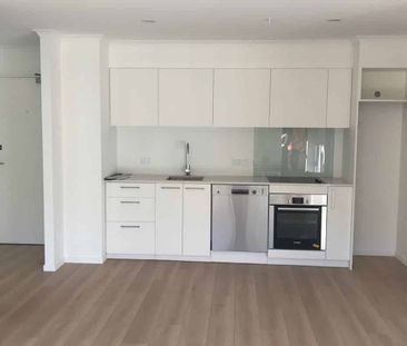 Two bed in city center - Photo 3