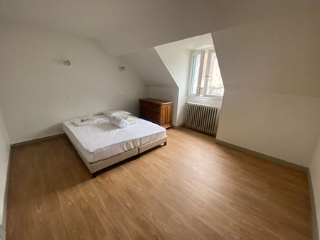 Location Appartement 2 pièces 67m² - Photo 3