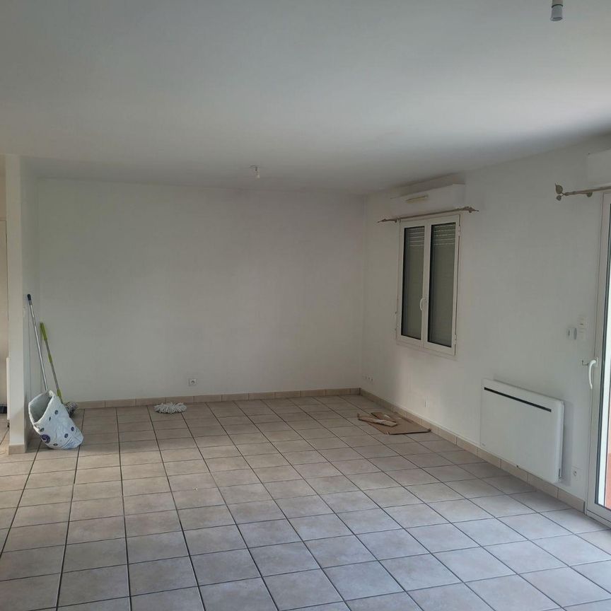 Maison à louer à Eu (76260) Maison d'habitation comprenant : Au rez-de -chaussée : entr... - Photo 1