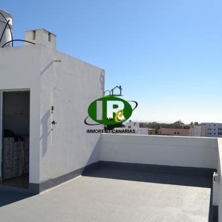 apartment on the first floor with 3 bedrooms and 2 bathrooms. In a quiet side street with small balconies and a terrace - Photo 5
