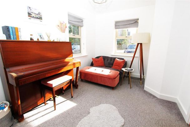 2 bedroom end of terrace house to rent - Photo 1