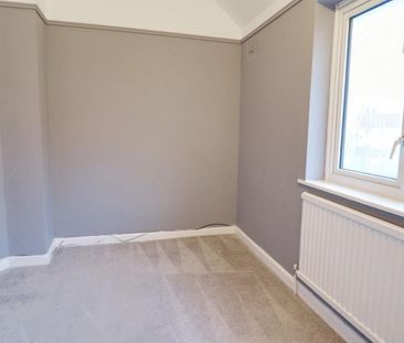 3 bedroom end of terrace house to rent - Photo 3