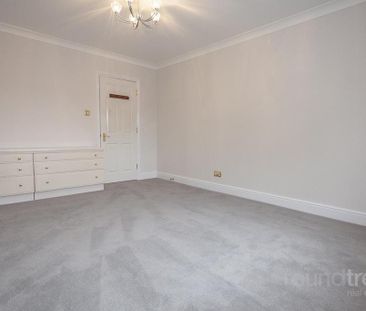 2 bedroom penthouse to rent - Photo 2