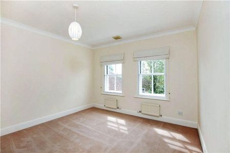 5 bedroom detached house to rent - Photo 3