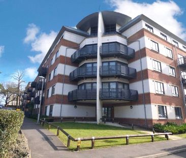 Kestrel Road, Farnborough, Hampshire, GU14 - Photo 6