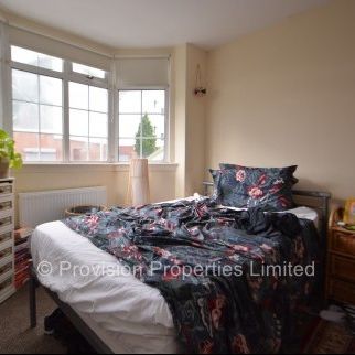 Unihomes 4 Bedroom Properties in Leeds - Photo 1