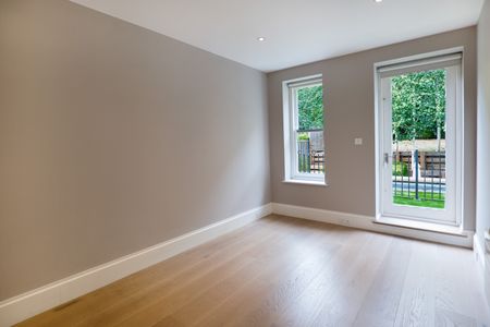 Six bedroom Semi-Detached House to Rent in Highgate, London NW6 - Iconic Pink Floyd Home - Photo 4