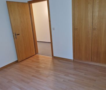 schöne 3.5 Zimmer-Wohnung an sonniger Lage in Tomils zu vermieten - Foto 6