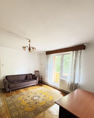 Apartament cu 3 camere, 7 Noiembrie - Fotografie 1