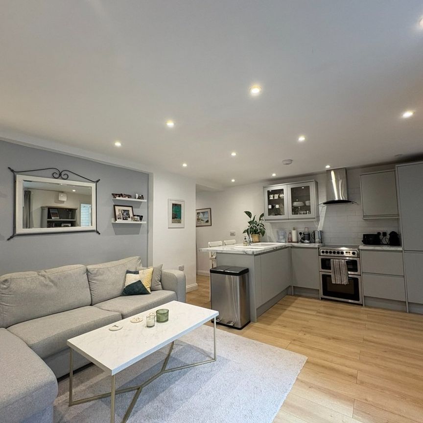 1 Bed Flat, Limes Grove, SE13 - Photo 1