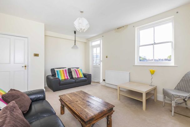 £2,650 pcm - Available 22/02/2026 - Part Furnished - Photo 1