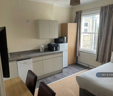 Studio to rent - Photo 3