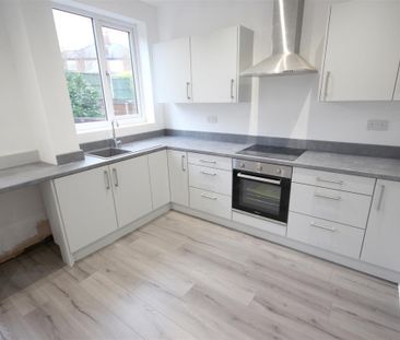 3 Bedroom House - Terraced To Let - Photo 1