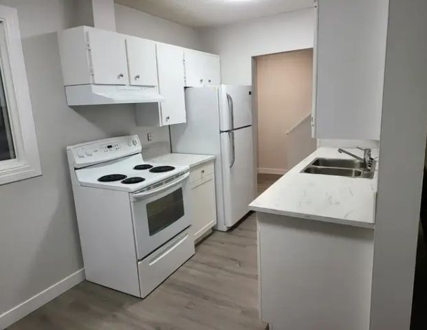 (PN 1021) Pet-Friendly 3 Bedroom Condo with Privat | 8269 29 Ave Nw, Edmonton - Photo 1