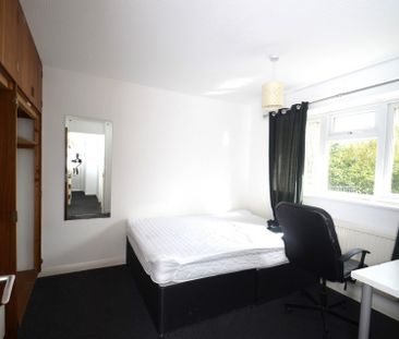 6 bedroom Semi-detached house to rent - Photo 5