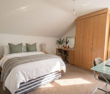 3 bedroom flat to rent - Photo 4