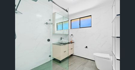 Stylish Townhouse In Prime Location - Photo 4