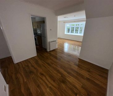 Connaught Road, Fleet, Hampshire, GU51 - Photo 4