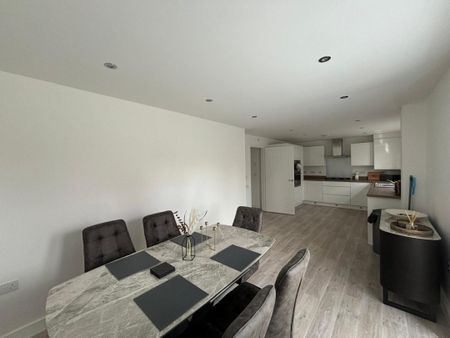 To Let: Honeysuckle Close, Billingham, TS22 5UD - Photo 2